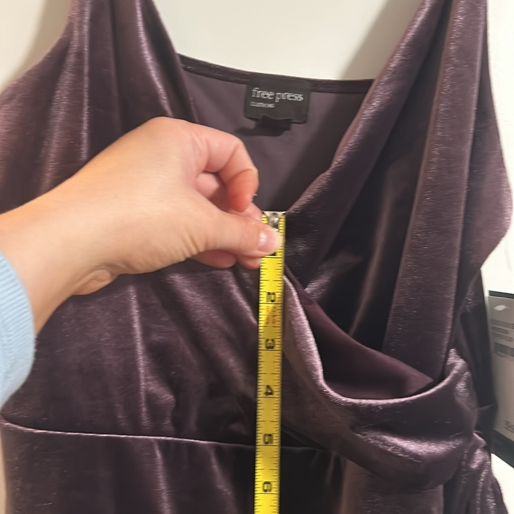 Velvet Dress - Picture 5 of 5